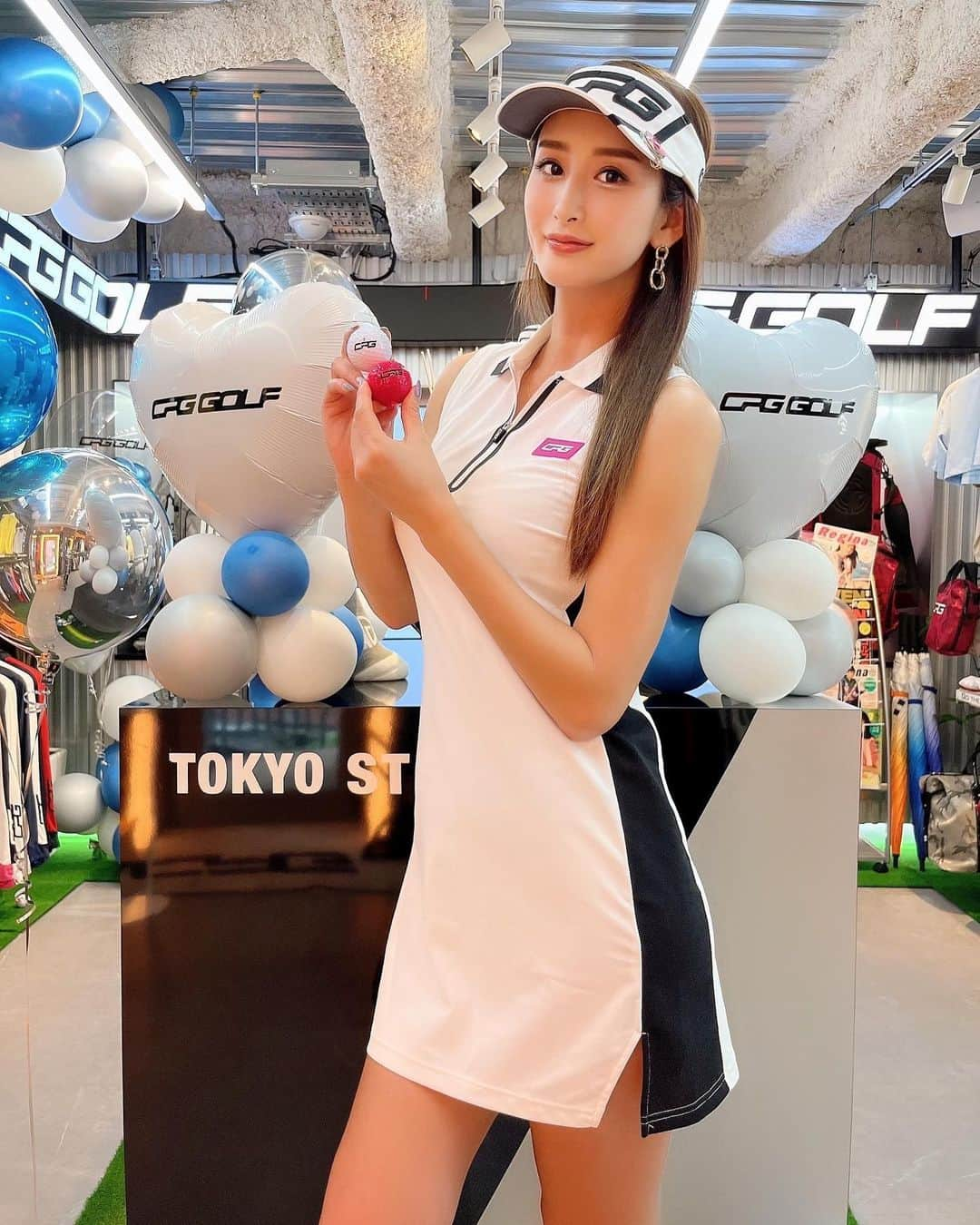 佐藤衣里子さんのインスタグラム写真 - (佐藤衣里子Instagram)「@cpggolf_official さんの 22ssプレスプレビューに 行ってきたよー❣️  どのウェアも可愛くて迷っちゃった😳 結局このコーデにしたよ💗  6/1〜6/30の期間中、 CPG GOLF東京ショールームにて「インスタを見た」と店頭スタッフへお伝えすれば全商品10%OFFになるみたいだから是非使ってね！😊  #cpg#golf#ゴルフコーデ#golfwear  #ショールーム#展示会」6月1日 16時14分 - eriko0625