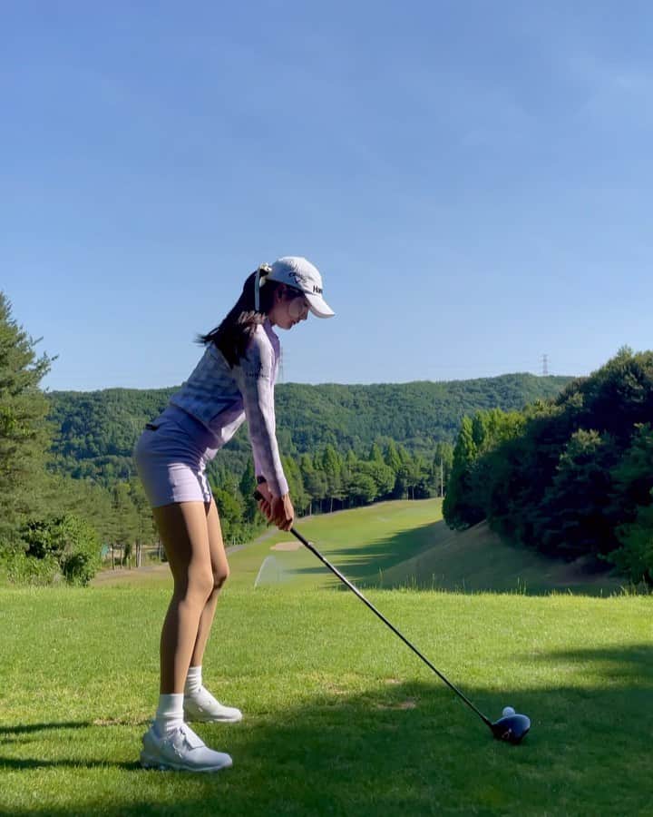 チョン・ジユのインスタグラム：「#잘치고싶다  #애증의관계 #영원한짝사랑  I 💜 #golf」