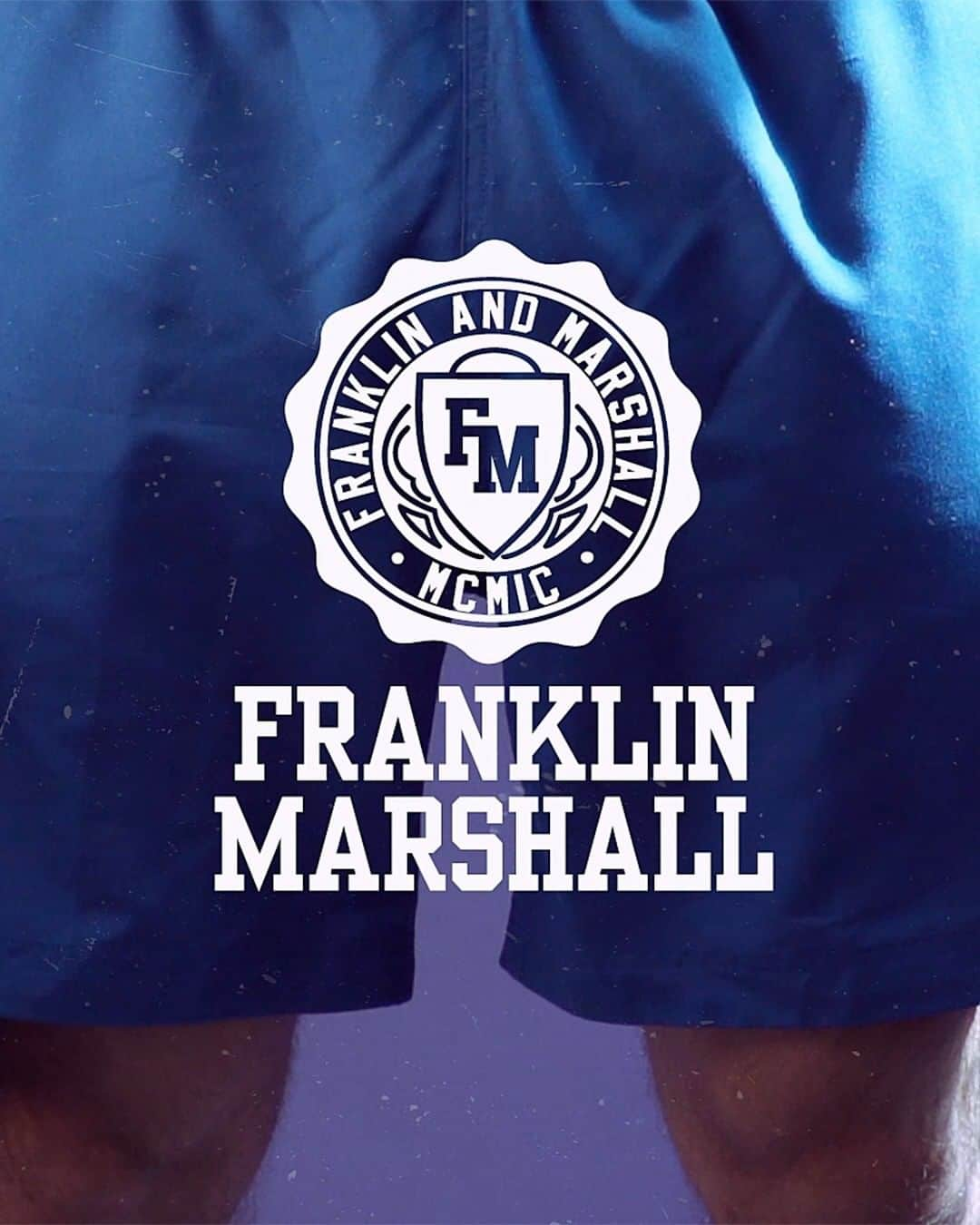 フランクリン&マーシャルのインスタグラム：「This special beachwear reacts to contact with water thanks to a unique printing process.    Discover WATER REVEAL Beachwear at franklindandmarshall.com  #franklinandmarshall #springsummer #sportswear #sportystyle #casualstyle #collegefashion #beachwear #waterreveal」