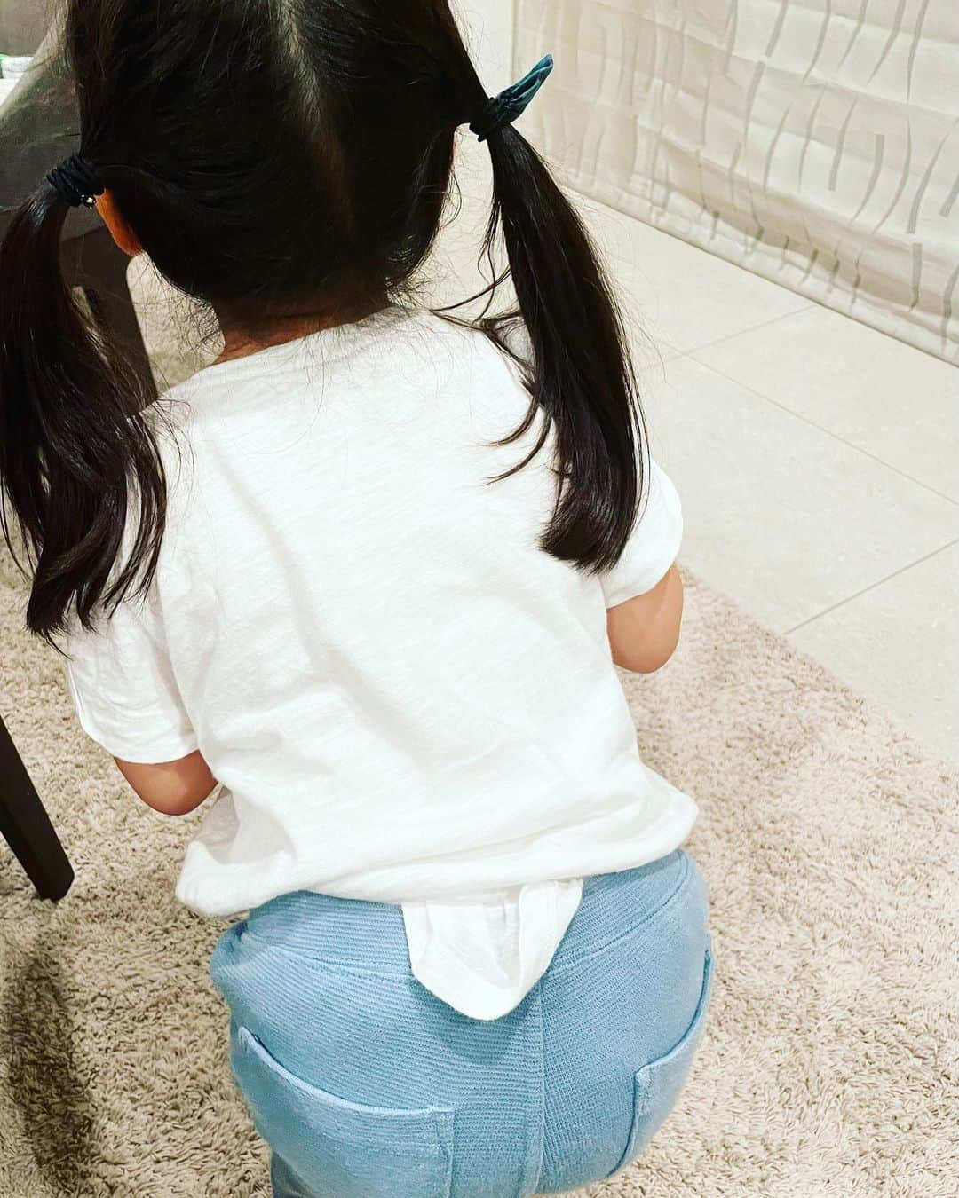 山口もえのインスタグラム：「・  しっぽ♡  #5歳児 #しっぽ #大人の私もたまにでてる #笑」