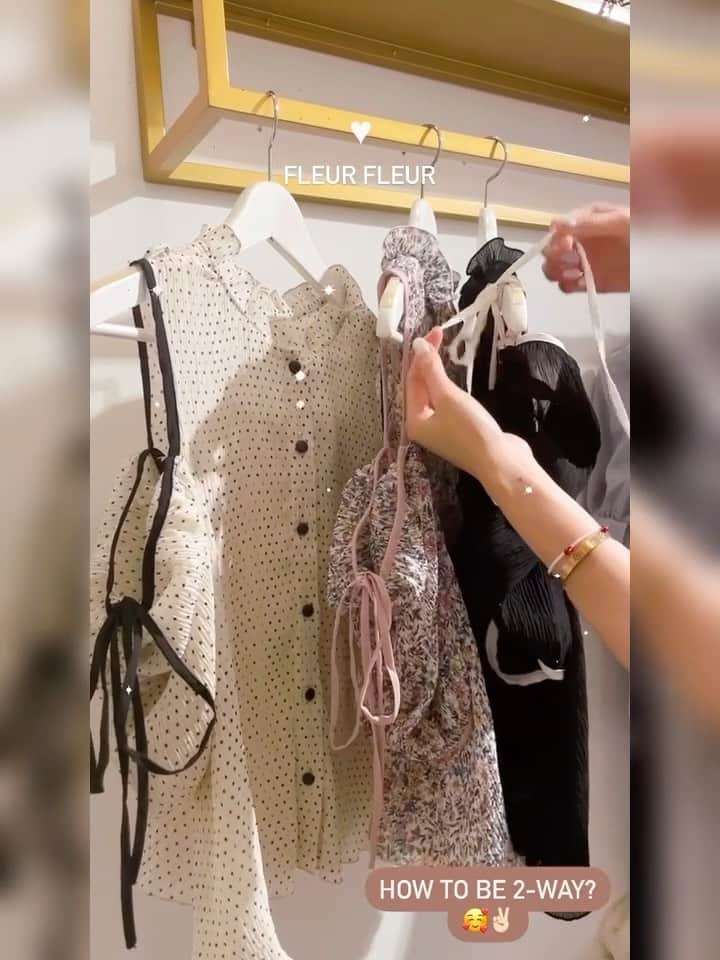 Fleur Fleurのインスタグラム：「到左貨啦🙀🫶🏻🫶🏻🫶🏻 三個色原來都勁靚 今晚直播會介紹💖記得7:30約定大家」