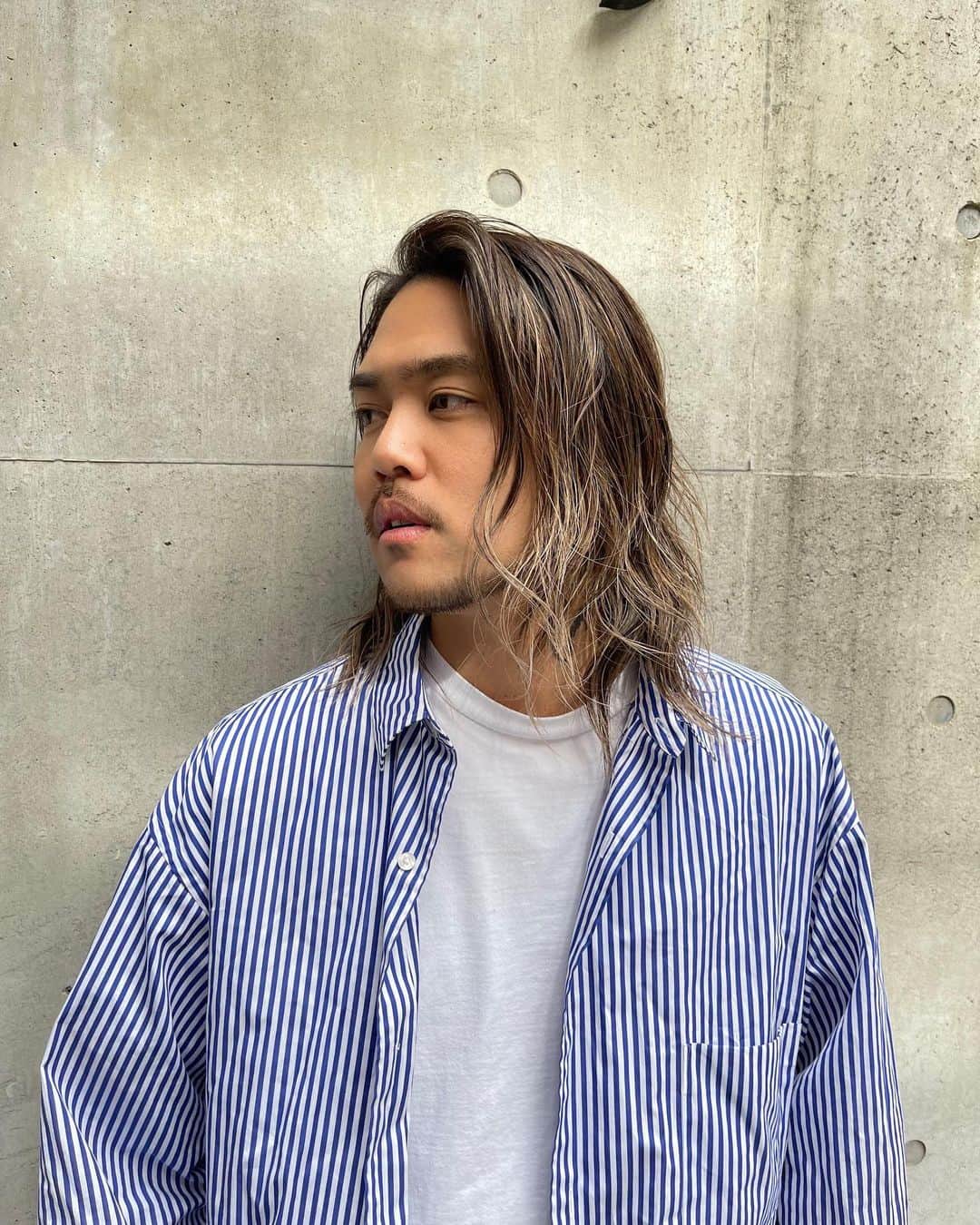 田代新のインスタグラム：「ちょっと切ってちょっと染めた💇🏽‍♂️ @merry_shibuya  @hayato_merry」