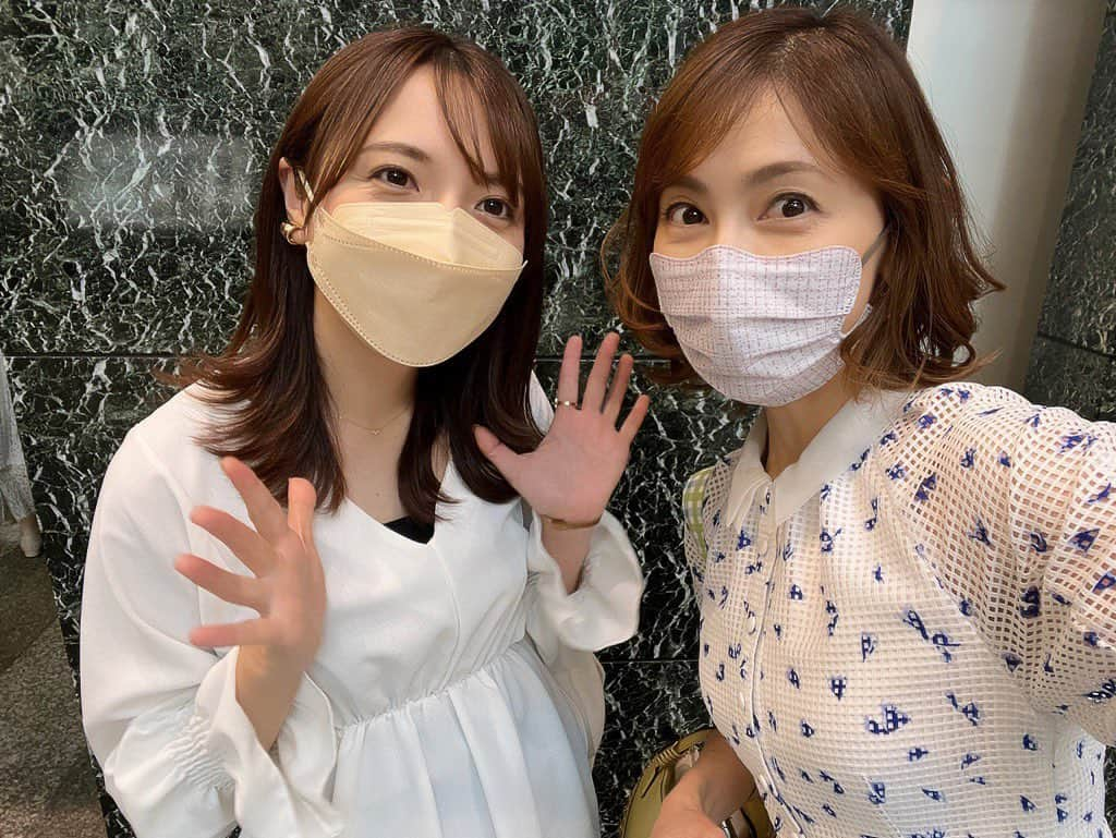 宮崎瑠依さんのインスタグラム写真 - (宮崎瑠依Instagram)「昨日は、森遥香ちゃん( @moriri_h )との"「ZIP!」特集コンビ"で出張講義の仕事でした🎤✨ 去年に続き二度目の出張講義。こうしてまたお声がけいただき嬉しいです🥹✨  二人で資料作りをした講義の他にもグループワークや発表を交えて、たっぷり3時間！ 学びのある有意義な時間になるようにと、精一杯努めました🫡  コロナ禍で、ホリプロアナウンス室のワークショップもなかなか開催できていないのですが、状況を見ながら再開していきたいと考えています。  久しぶりに森遥香ちゃんにも会えて嬉しかったな😜 私にとって森さんは最高のバディです🫶🏻w  #出張講義 #テーマはプレゼン力 #森遥香 #宮崎瑠依」6月2日 7時35分 - ruimiyazaki