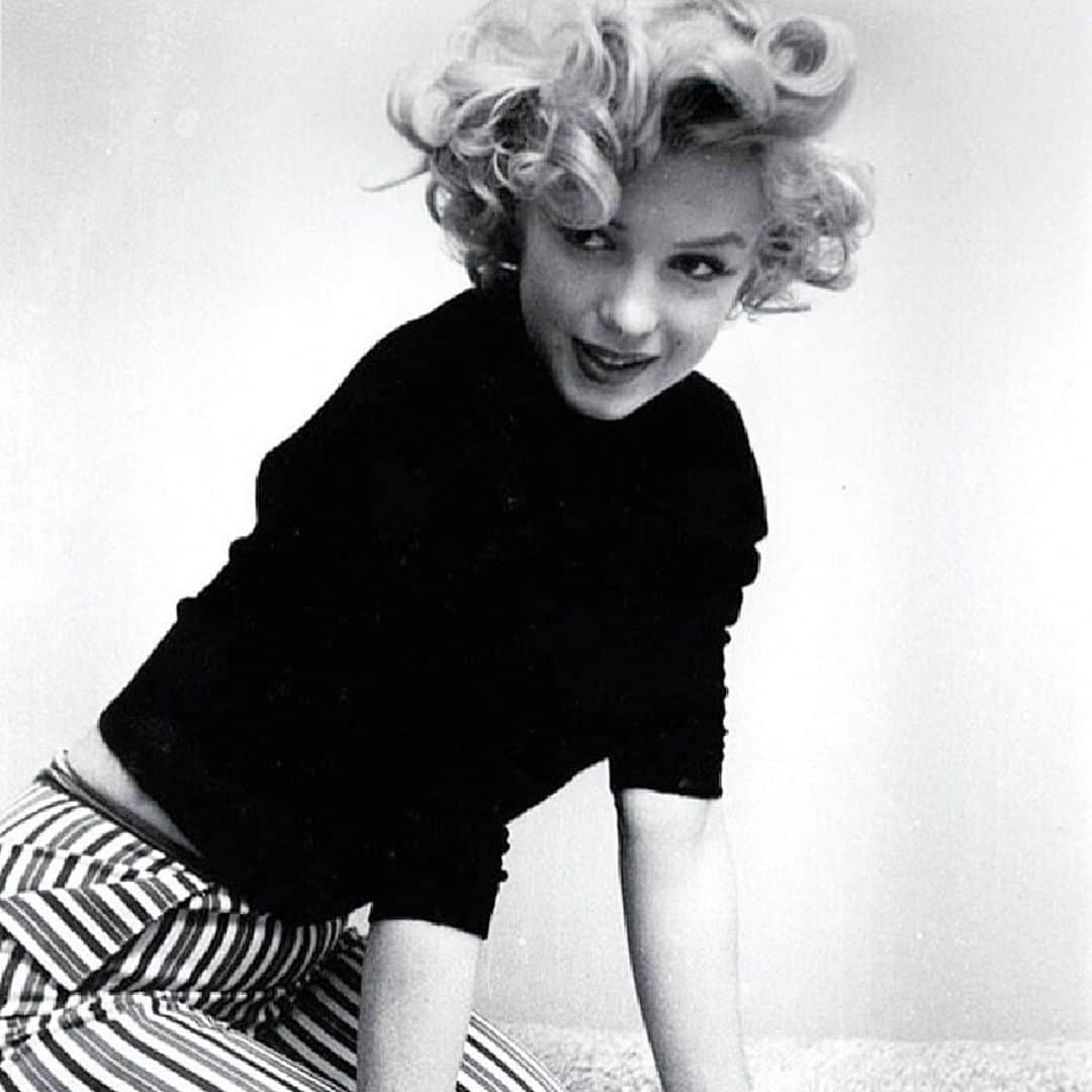 アナ・デ・アルマスのインスタグラム：「Happy birthday Norma. I can’t wait to celebrate you this year. ♥️」