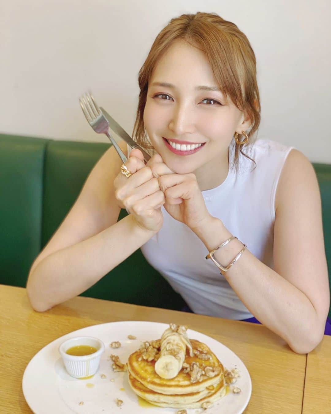 澤田友美のインスタグラム：「インスタっぽい。笑笑 フィルターと、パンケーキと共に。笑」