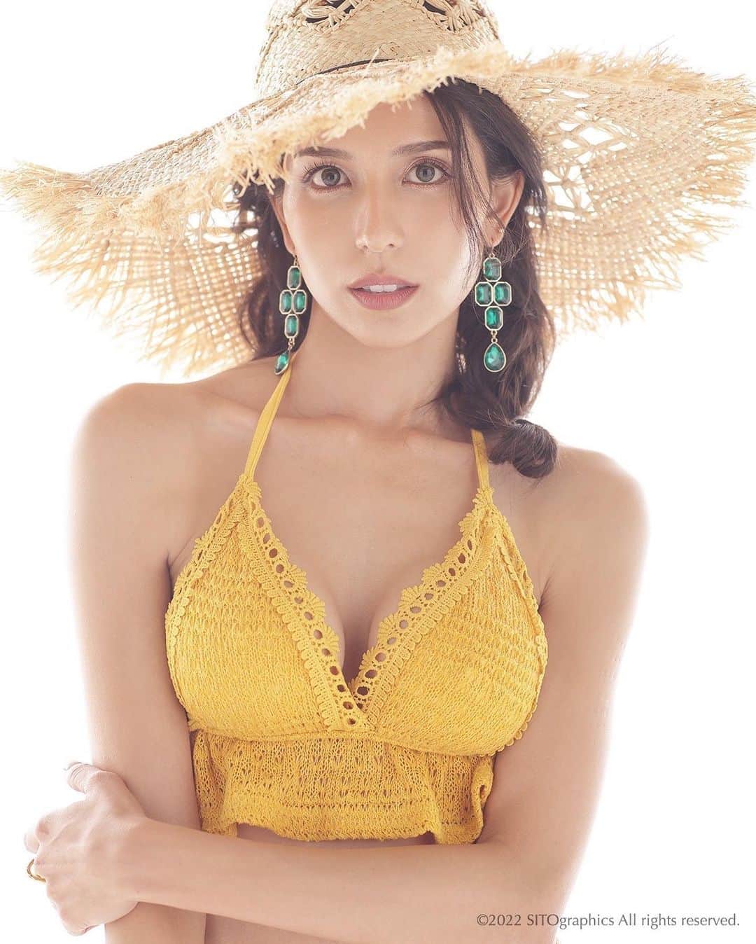 シト山口のインスタグラム：「初夏って感じのを！  model @ponpon.17  hair&make @nadea_makeup  photo @sito_yamaguchi   #ハーフモデル #綺麗なお姉さん  #撮影」