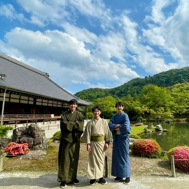 伊豆蔵将太さんのインスタグラム写真 - (伊豆蔵将太Instagram)「アナウンサーの同期たちと久しぶりに会えました！ 学生時代は共に就活を頑張り、今はそれぞれの地で活躍する、仲間であり最高の友達です。 . せっかく集まれたので、みんなで着物を着てみました。 . 会話は止まることを知らず。 笑い疲れました。笑 本当に楽しい時間でした。 . また集まれたらいいなあ。 . #メーテレ #アナウンサー  #伊豆蔵将太」6月2日 14時50分 - shota_izukura_nbn