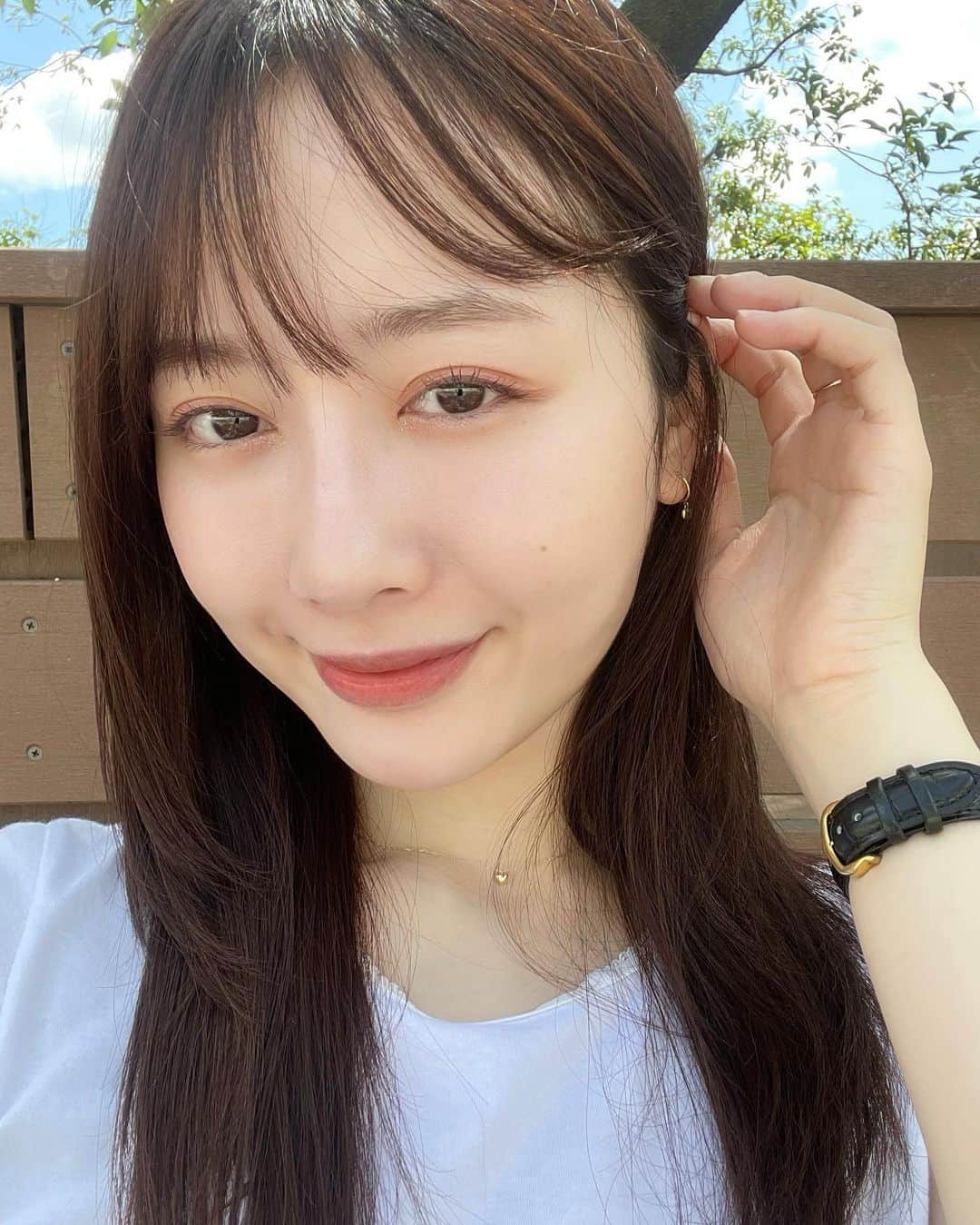 のインスタグラム：「ひっさびさに一目惚れしたスニーカーを買ってしまった🌼💗🤭  スニーカー好きで前は集めてたんだけど、しまうところがなくて、履いてないのはどんどん手放してたから、、見る度に感無量…✨」
