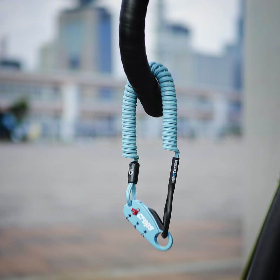 CROPSのインスタグラム：「Q-BIROに新色インディゴブルーが登場！自転車はもちろん、アウトドアでも使いやすい色合いになってます✨2022年7月頃発売予定」