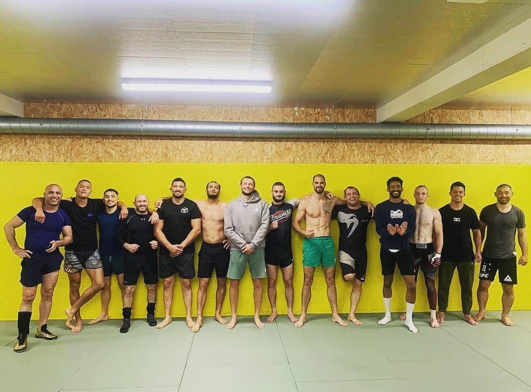 福田力のインスタグラム：「Thank you for everything. I need to improve my performance more.  To be honest, it is sometimes difficult to keep up.  Nevertheless, it is a great honor to be able to participate in your training🙏 #teammousasi   @costello_mma  @gurkann__  @gokhansaricammma  @mousasi  @deriddermma  @yousriofficial  @pieterbuist  @silvis_jansons  @tayron_333  @mmavlaardingen   凄いメンバーと練習させてもらって自分の弱さ、至らなさを痛感することもあります。 しかし、それが現実です🙏 頑張って自分のパフォーマンスを上げていきたいです。」