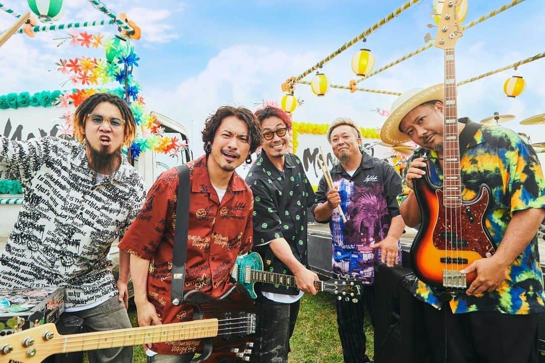 のインスタグラム：「アイヤイヤな情報解禁🔥  【MONGOL800×WANIMA】  6月22日(水)発売  スプリットEP  「愛彌々(アイヤイヤ)」  から  「愛彌々」  この後24時より先行配信スタート!!  MONGOL800xWANIMA.lnk.to/aiyaiyaTA  #WANIMA800  #ワニパチ #モンパチ #WANIMA」