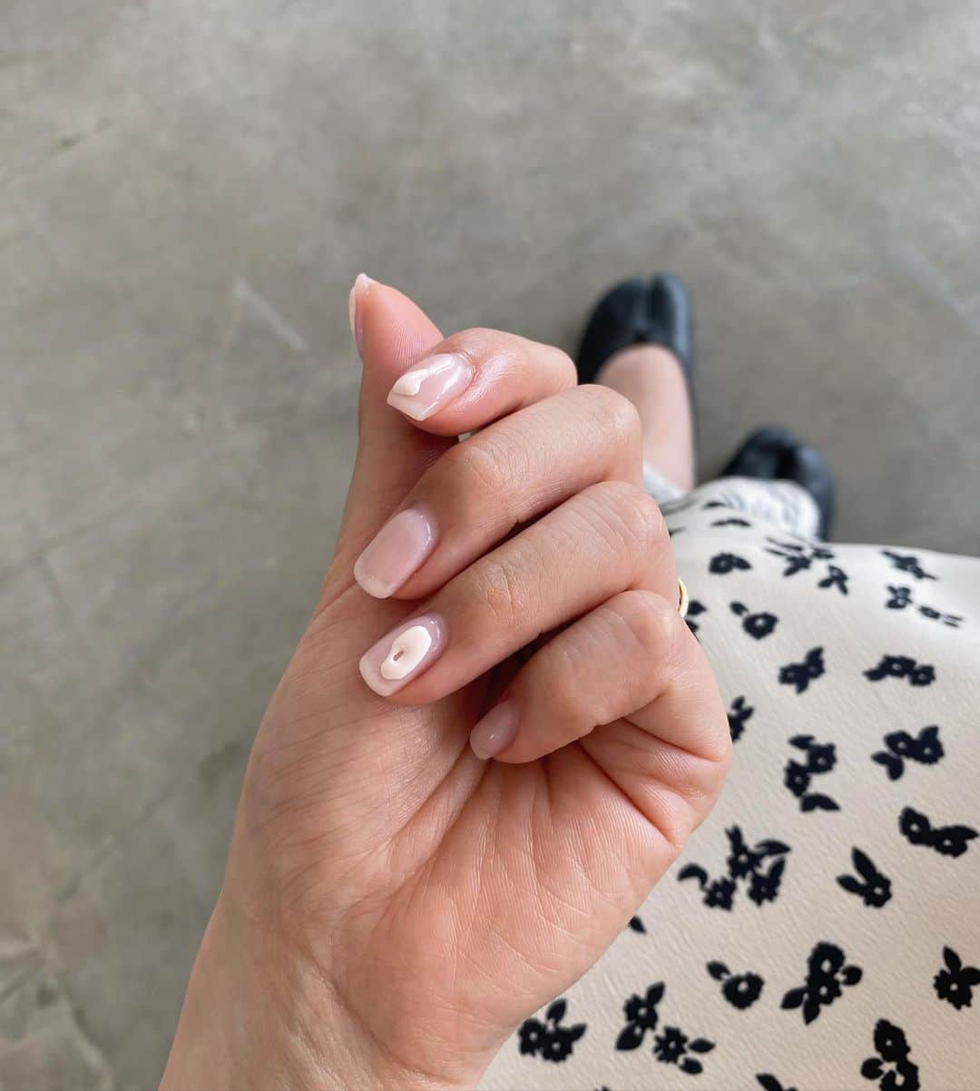 田中日菜のインスタグラム：「natural pink🦩✨ #gelnails . 今のネイル♡ シンプルに🧚🌿 . #nails#ジェルネイル」