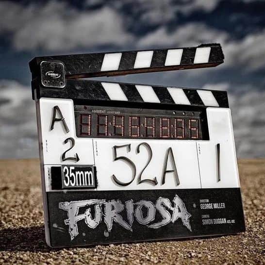 マサ・ヤマグチのインスタグラム：「No caption needed   @anyataylorjoy @chrishemsworth  #madmax #actor #geogemiller #saga #actorslife #stuntman #stuntteam #Australian #icon #classic #movie #outback #downunder #car #hot #dry」
