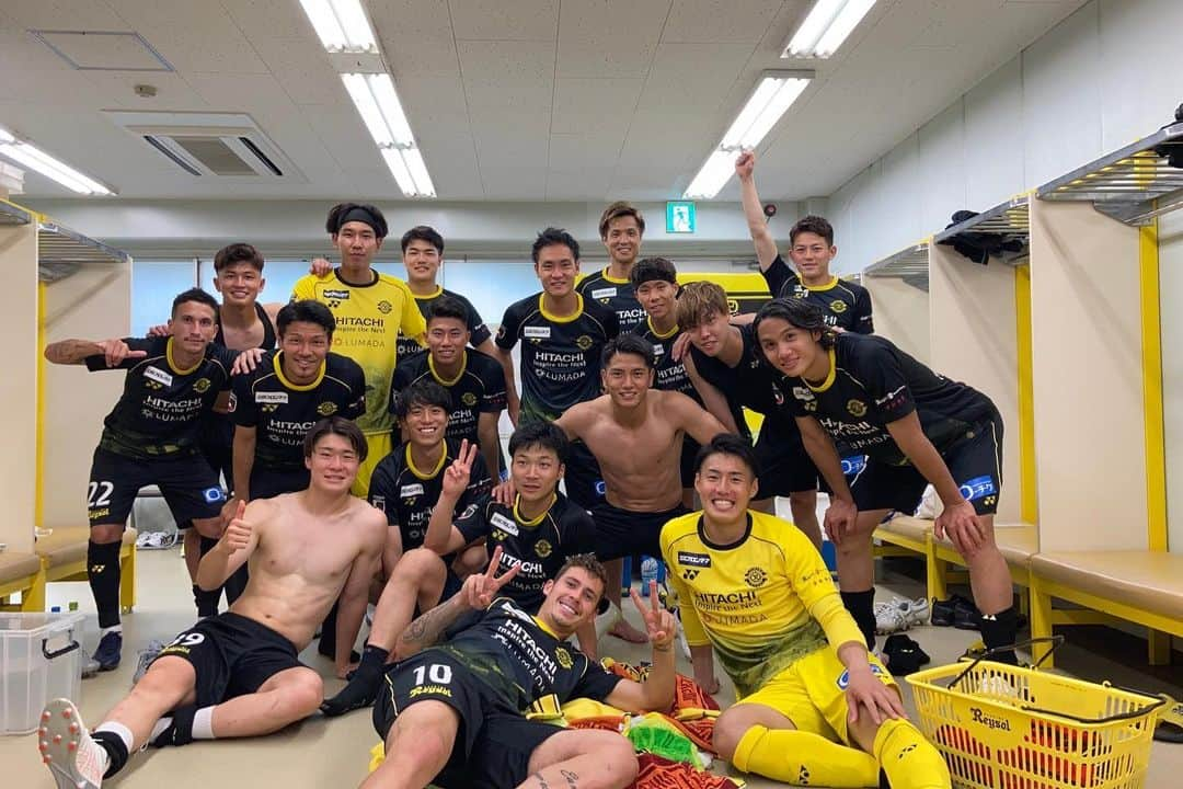 大南拓磨さんのインスタグラム写真 - (大南拓磨Instagram)「連勝！  暑い中、熱い応援ありがとうございました！  天皇杯も難しい試合でしたが勝利し次に繋げることができました！  中断期間となりますが しっかりとリフレッシュしコンディションを上げて18日の神戸戦に向けて準備していきます！  #柏レイソル #大南拓磨  #今シーズン #初ゴール #天皇杯 #壁 #気持ち」6月2日 22時14分 - takuma5.1213