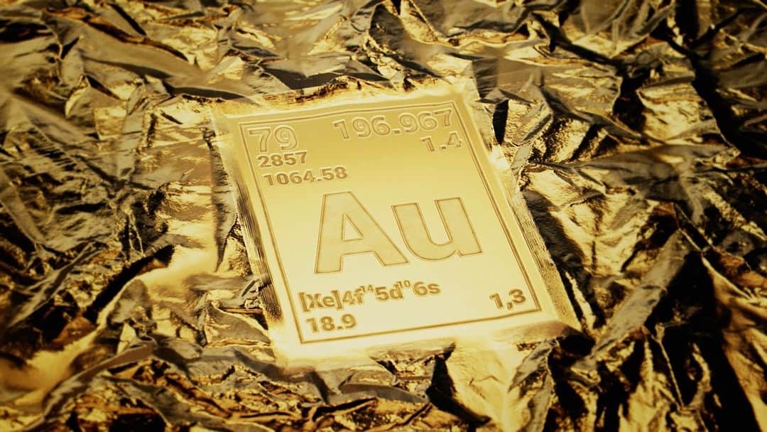 のインスタグラム：「Gold is back. #LetEmKnow」