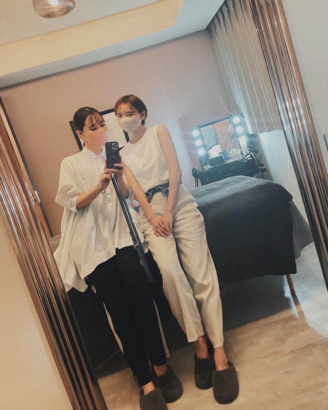 おのののかのインスタグラム：「＊ ウェディングのときから 通い続けて早２年😶❤️  産後ダイエットもそうなんだけど ごりっごりにほぐしてもらえるから ほんと身体が楽になる🥹✨  固まりすぎてて施術中は痛くて みなほさん嫌いになりかけますが笑 @hayashiminaho だいすき〜🥰🥰」