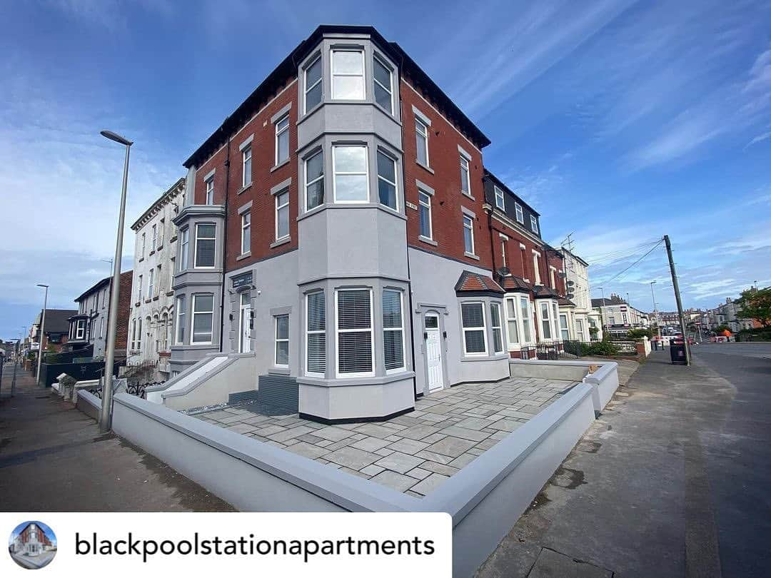 チャーリー・アダムのインスタグラム：「All the best @ged_85 @blackpoolstationapartments. Anyone coming to Blackpool this summer please get in touch 👍」