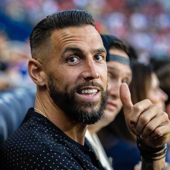 ジェフ・キャメロンさんのインスタグラム写真 - (ジェフ・キャメロンInstagram)「With my homie @thenikle supporting the homies!! @ussoccer @cmpulisic @tyler.adams @yedlinny #usmnt @fccincinnati」6月3日 1時18分 - geoffcameron