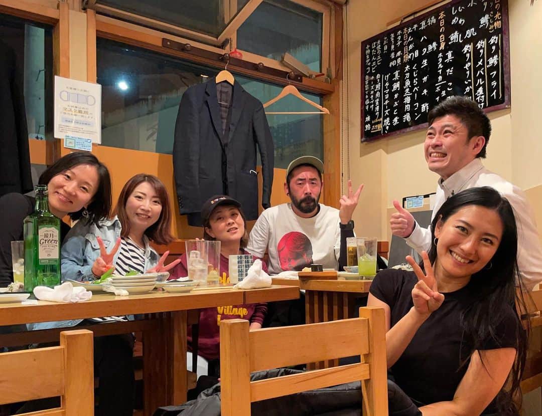矢吹春奈のインスタグラム：「大好きな地元の仲間たち🥰❤️ 皆んな温かい♡の持ち主。 私が地元に帰ると集まってくれる。この日は全然時間と体力が無くて、ほんの一瞬しか会えず一人一人とゆっくり話し出来なかったのが残念だけど。皆んなそれぞれ頑張ってる姿や姿勢を目の当たりにして、やる気をもらった🥹💓 ありがとう🙏　次の帰国時には！ちゃんとゆっくり過ごせるように予定組むね❣️ Love you guys ❤️」
