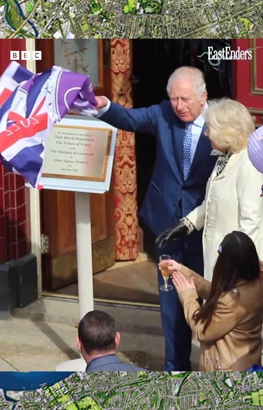 クラレンス邸のインスタグラム：「Take a look behind the Scenes as Albert Square celebrates the Queen’s Platinum Jubilee, on the day The Prince of Wales and The Duchess of Cornwall made a very special visit to EastEnders meeting both our cast and crew. #EastEnders」