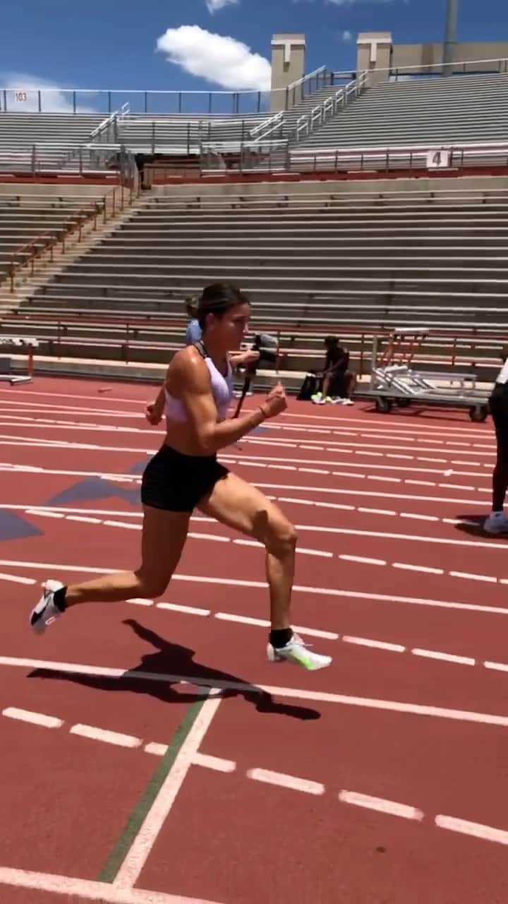 ジェンナ・プランディーニのインスタグラム：「🏃‍♀️💨」