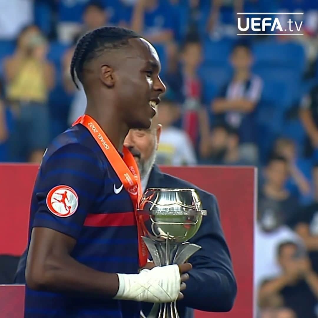 のインスタグラム：「🇫🇷 🎉🎉🎉🎉 🏆  The 2022 #U17EURO champions - 𝓕𝓡𝓐𝓝𝓒𝓔  Watch highlights on UEFA.tv 📺」