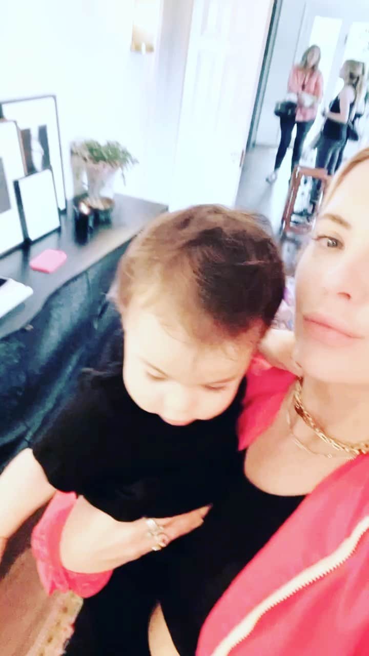 アシュレイ・ベンソンのインスタグラム：「That’s mah best friendddd」