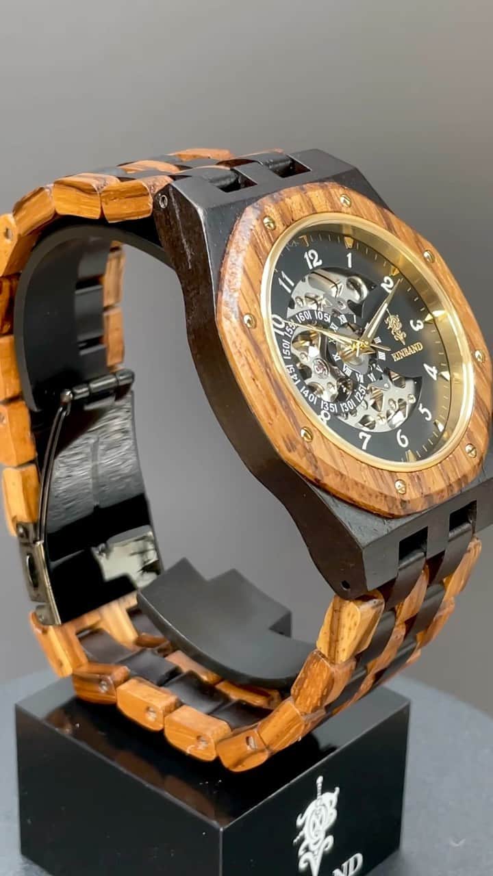 EINBAND -アインバンド-のインスタグラム：「過去に作った自動巻き木製腕時計…  今でもお気に入りです😁✨  #EINBAND #木製腕時計」