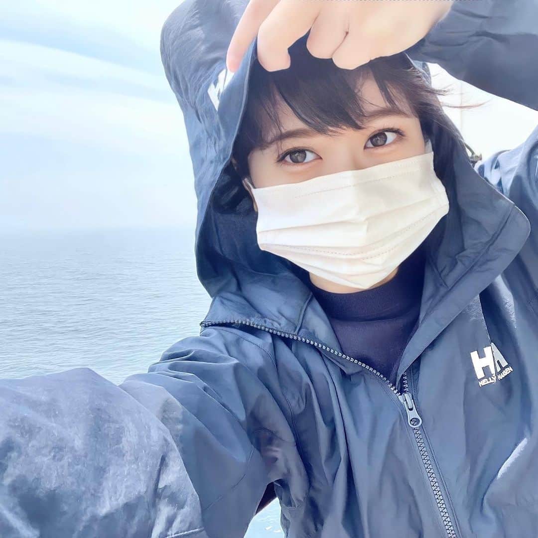 スーパーナブラのインスタグラム：「. . 新日本海フェリーで北海道へ (用事でほぼ行って帰ってくるだけの旅でしたが😅)  ①お部屋のテラスで ②船じゃ無いみたいに快適なお部屋 ③海が見えるお風呂 ④テラスが最高に気持ちいい😆 ⑤あかしあ ⑥朝ごはん ⑦昼ごはん ⑧夜ごはん  #新日本海フェリー #あかしあ #北海道旅行 #旅行#船旅#揺れなかった#釣りガール🎣」