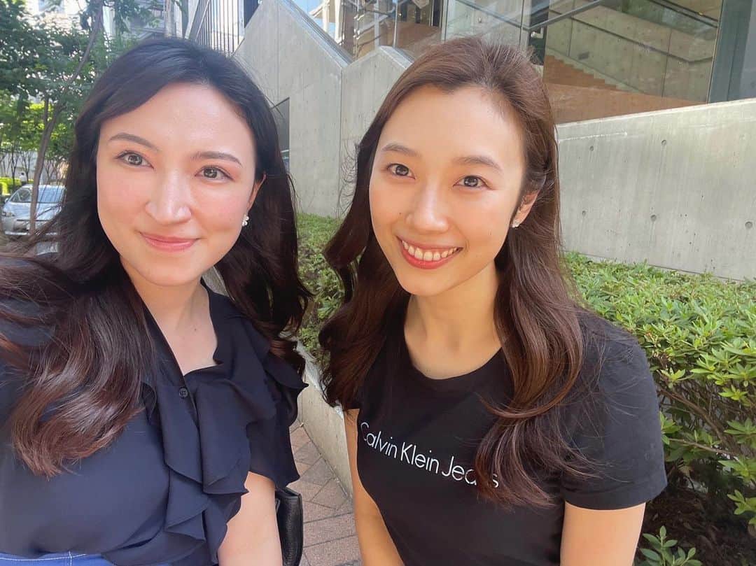 辻沙穂里のインスタグラム：「. 大学時代の友人が昨年から関西にっ🐙 テレビ大阪のウーデンジェニファー里沙アナウンサーです♡ 同じダンスサークルに所属していて、 アナウンサー試験も一緒に受けていました😊 また学生時代のように 「お昼休みにサクッとランチしよ」 ができてうれしい🤭🌼」