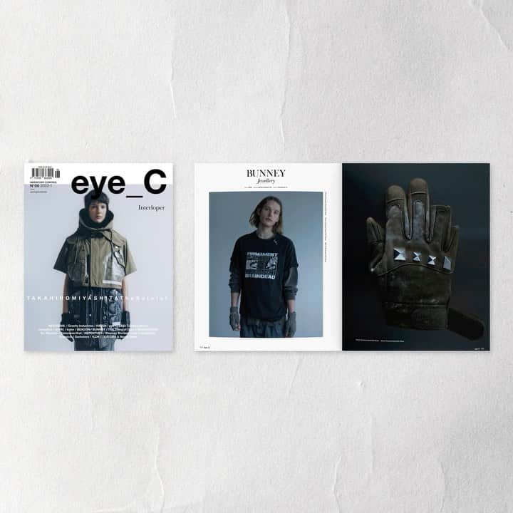 ミーンズワイルのインスタグラム：「[eye_C magazine]  ヨーロッパを拠点としながら、ニューヨーク、ベルリン、ロンドンといった世界各地にいるエディター達を通じて、ファションを中心としたライフスタイル、そしてカルチャーの情報を日々発信している『eye_C magazine』。  meanswhileフラッグシップストア、オンラインストアともに販売開始しました。 新刊のNo.6に加え、バックナンバーも補充しております。  現状日本国内では限られた店舗のみの取り扱いとなります。 店頭では実際に誌面もご覧いただけます。 この機会に是非手に取ってみて下さい。  eye_C magazine is an online platform based between Europe and New York focusing on providing coverage and news on fashion and culture through articles and different forms of original content such as editorials, features and interviews.  Now for sale at our flagship and online store.  Back issues are also available in addition to the latest issue, No.6. Limited copies available in Japan.   @eyecmag  #eyecmag」