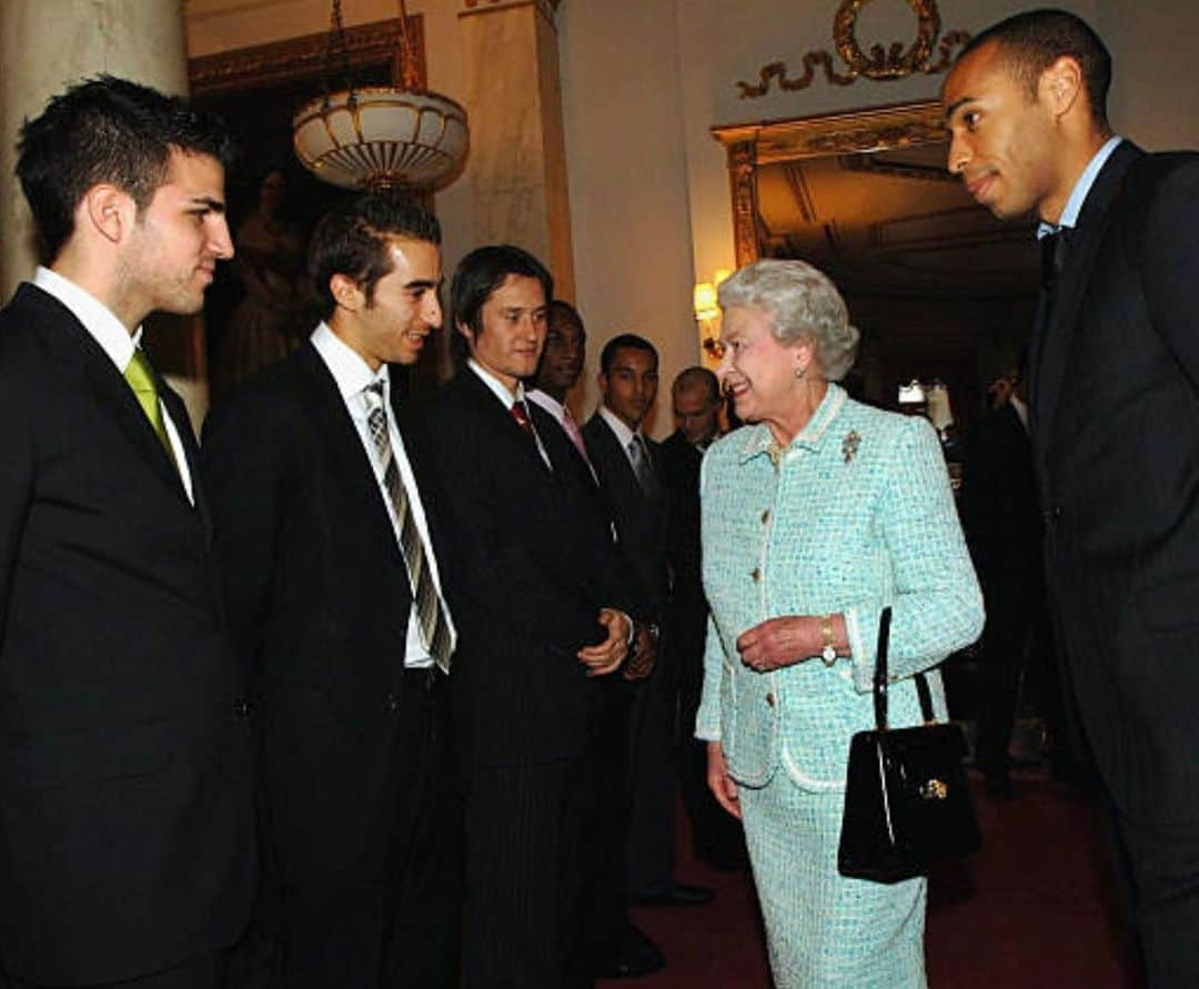 マチュー・フラミニさんのインスタグラム写真 - (マチュー・フラミニInstagram)「It was a special moment and honour to meet Queen Elizabeth II at Buckingham Palace a few years ago.  We are now celebrating her 70th birthday as a Monarch, the Platinium Jubilee! What an incredible achievement. 🙏   #thequeen #queen #platinumjubilee #britishroyalfamily #queenelizabeth #buckimghampalace #royalfamily #arsenal #arsenalfc #visit」6月3日 21時05分 - mathieuflamini