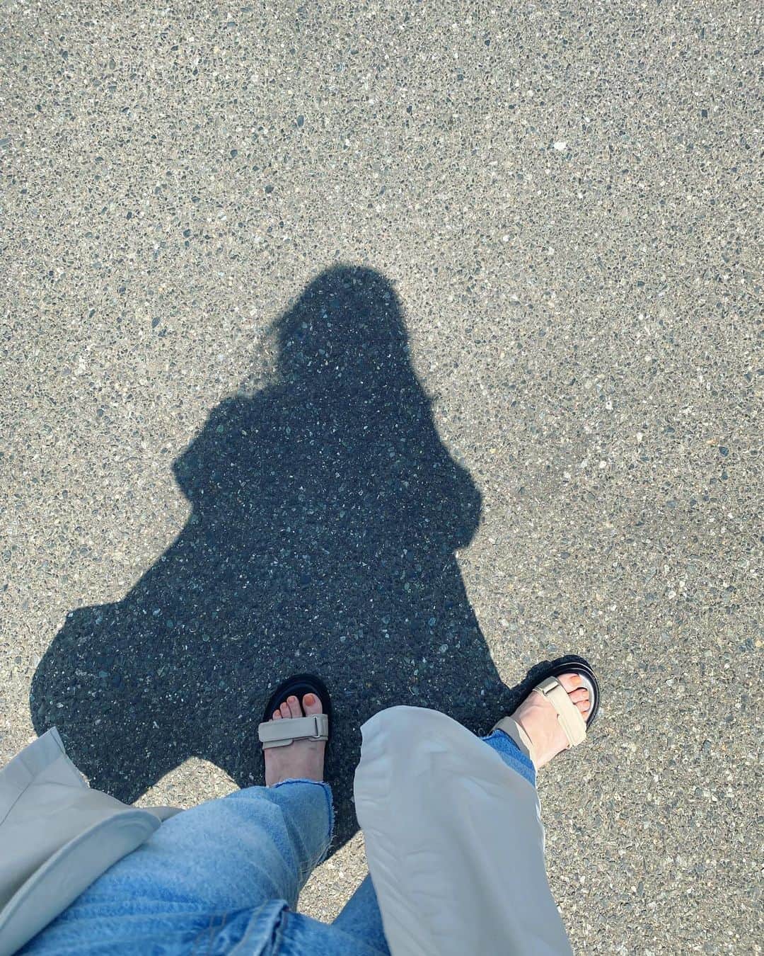 伊藤舞さんのインスタグラム写真 - (伊藤舞Instagram)「☀️ 暑いですねぇ…。 . . #サンダルの季節 #今日は中継です」6月3日 14時13分 - maiito_fbs