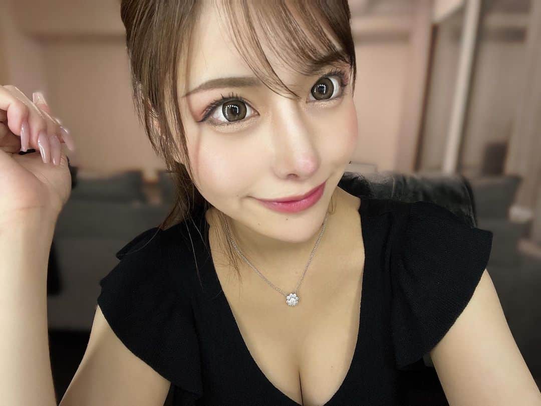 神ルカさんのインスタグラム写真 - (神ルカInstagram)「おはよ #バルセロナグループ #ピーアンドジェー #札幌 #さっぽろ #すすきの  #ススキノ #キャバクラ #キャバ嬢 #キャバクラ嬢 #ニュークラブ #ニュークラ #ニュークラ嬢 #キャバ #ホステス #ガールズバー #ラウンジ  ...