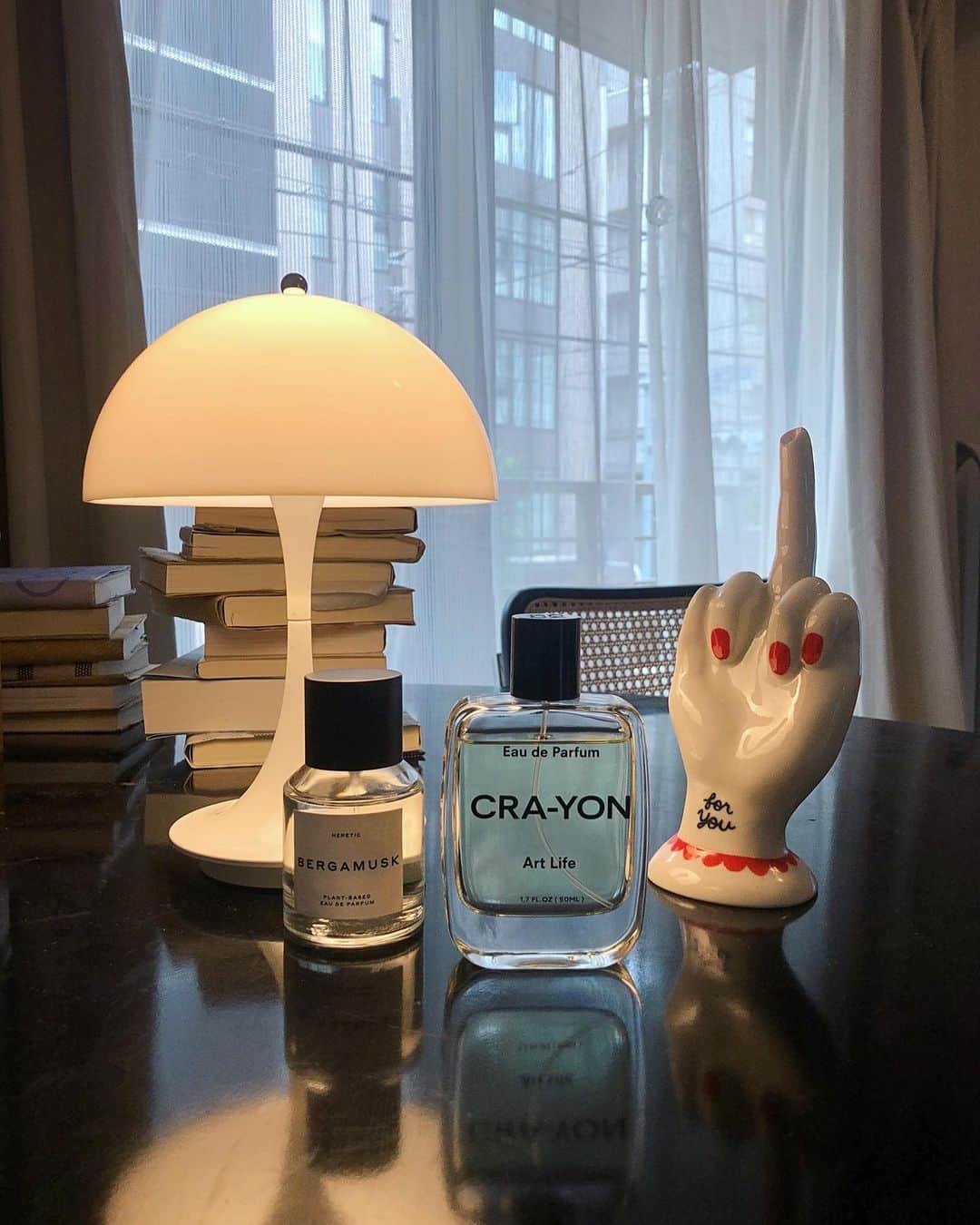 美月リカのインスタグラム：「Today mood 🌧  @cra_yon_parfums Art Life & @hereticparfum BERGAMUSK」