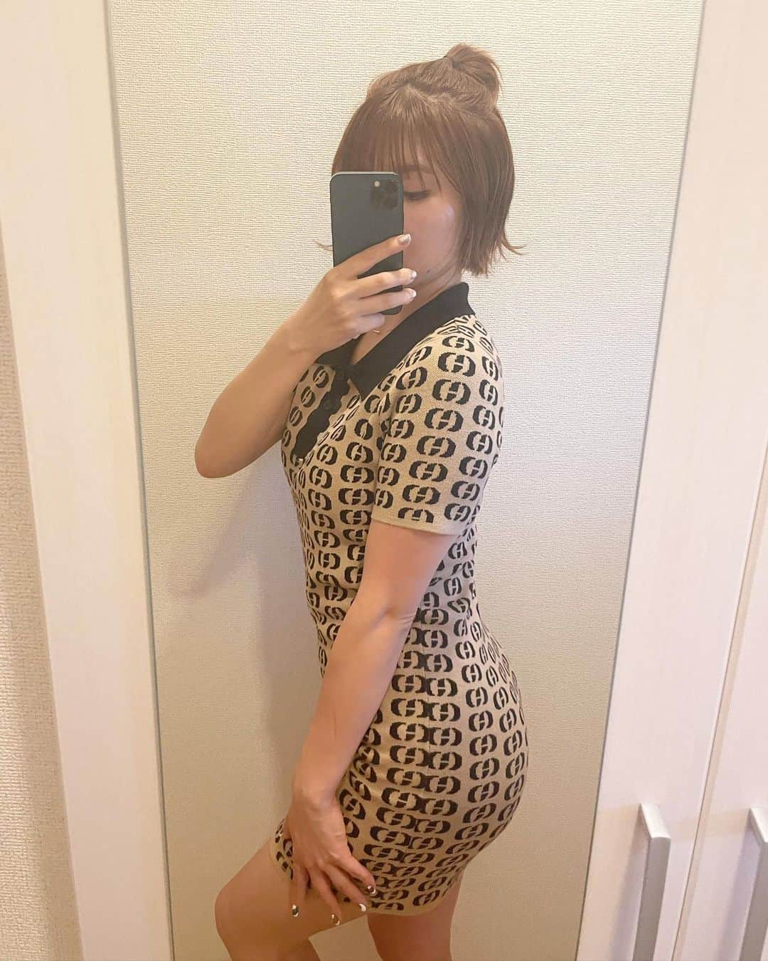 ほなみのインスタグラム：「骨盤がしっかりしてて、 肩幅が広くて… ず〜っとコンプレックスだった部位が いつの間にか私の強みに♡ . 夏はニットワンピ大活躍予感🌞 .  #シンプルコーデ  #ニットワンピ#夏服コーデ  #hipup#ヒップアップトレーニング  ＃ダイエット#痩せたい #福岡パーソナルトレーニング #天神パーソナルトレーニング #福岡パーソナルトレーナー #天神ジム#博多ジム#大橋ジム #コンディショニング #痩せたい #ダイエット #ビフォーアフター #ヒップアップ #痩せる #お尻トレーニング #外苑前パーソナルトレーナー#表参道トレーニング」