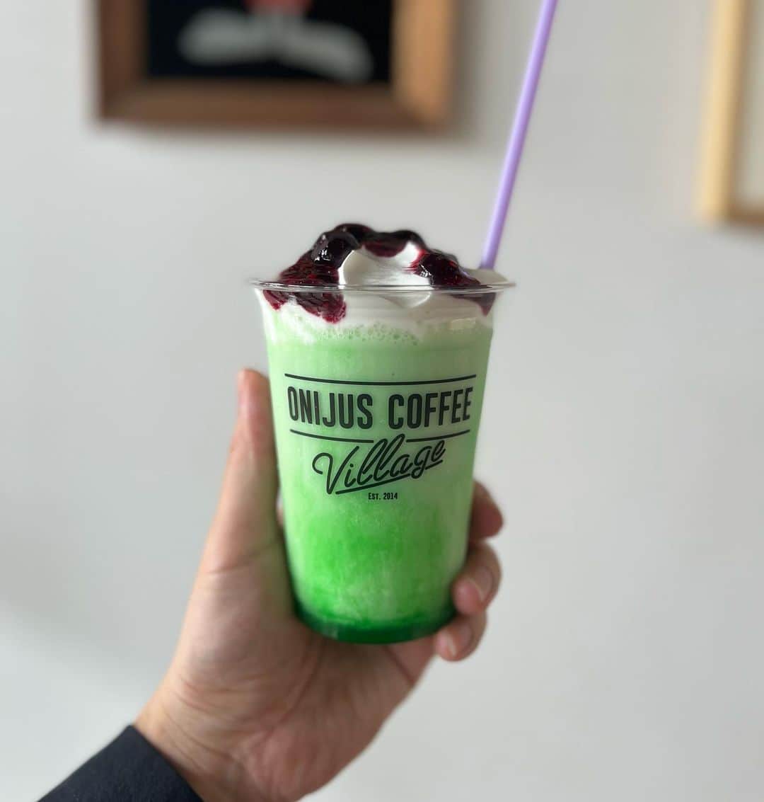 ONIJUS COFFEE VILLAGEのインスタグラム：「. 🍈🦖🍈🦖🍈 #comingsoon  #ジュラシックシェイク」
