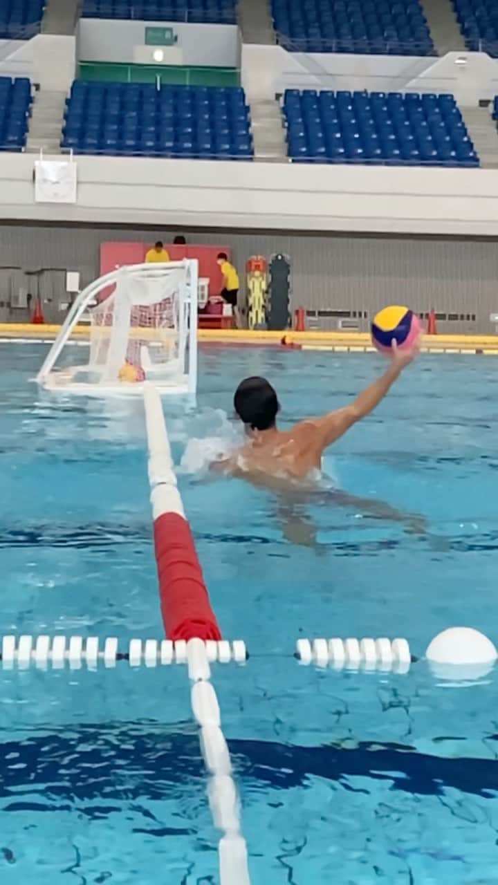 荒井陸のインスタグラム：「Shot🤽‍♂️💥 #waterpolo」