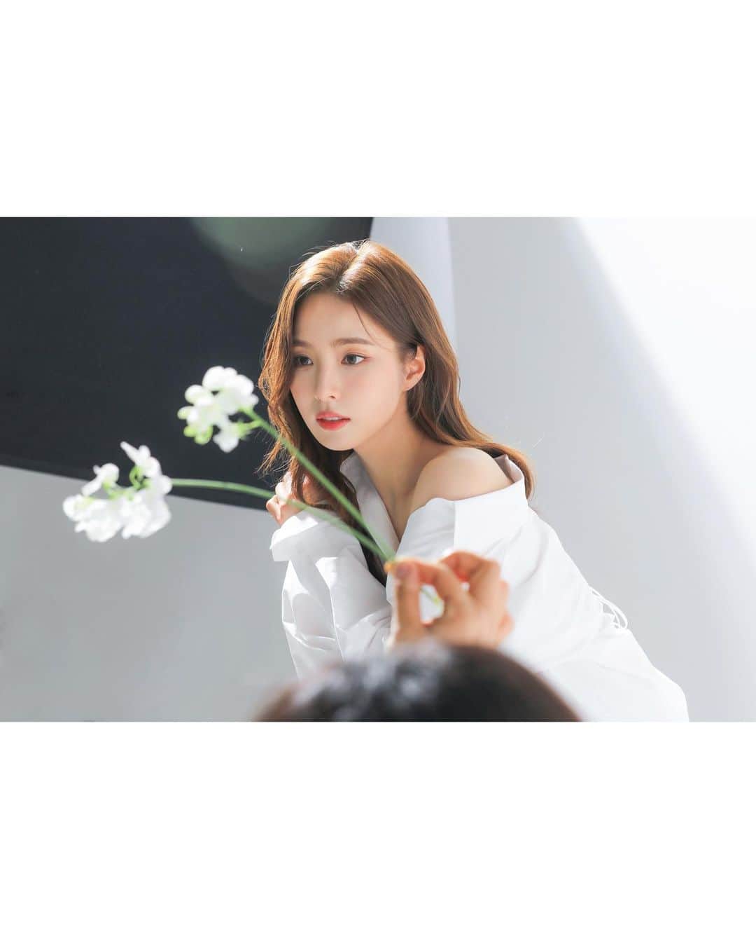 シン・セギョンのインスタグラム：「@skinu.official 💛 @edam.official 🧡」