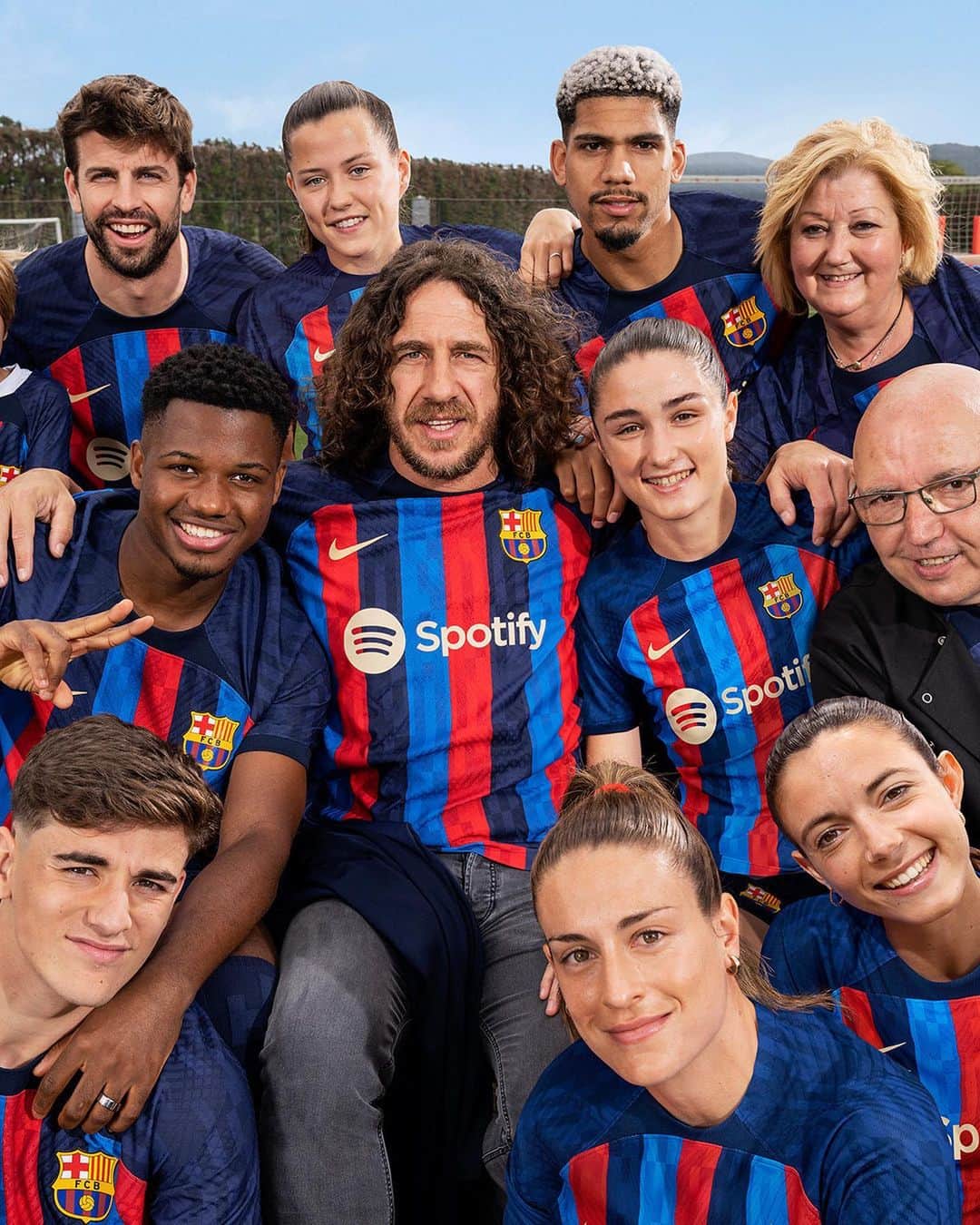 ジェラール・ピケさんのインスタグラム写真 - (ジェラール・ピケInstagram)「The new Barça kit is…😍💙❤️」6月4日 0時00分 - 3gerardpique