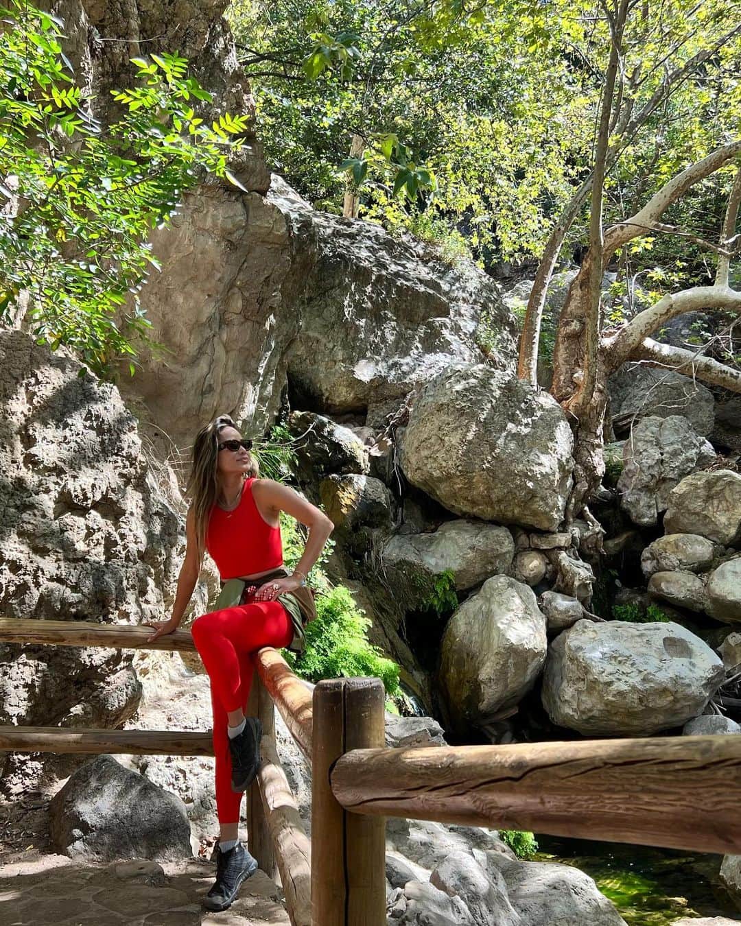 ジェイミー・チャンのインスタグラム：「Morning hike to wind down the week. Congrats Emily and Meritt on the new drop! @thisisthegreat_ x @eddiebauer and thanks for introducing me to an inspiring group of women.」