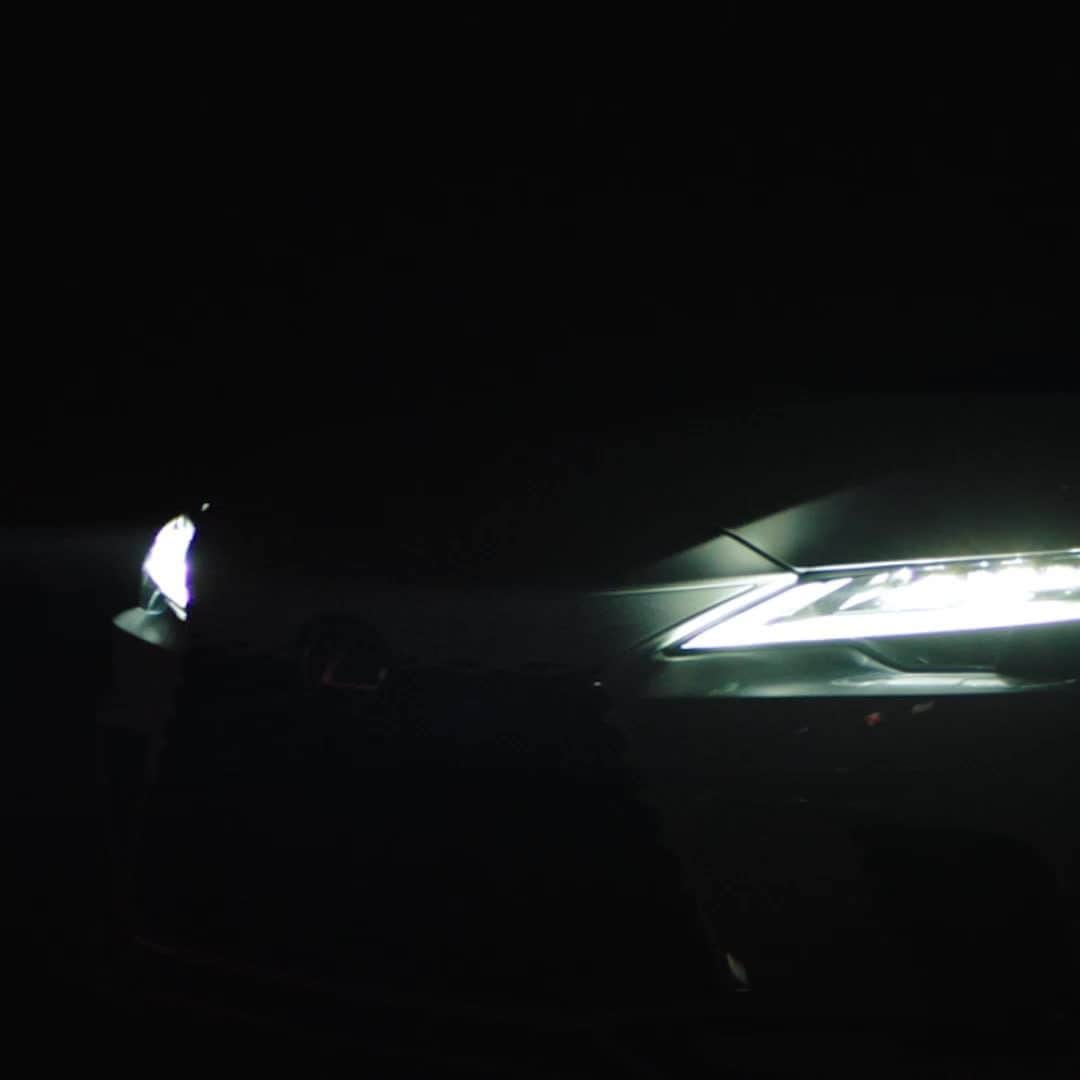 Lexus USAのインスタグラム：「Pure refinement. The All-New Lexus RX meticulously crafted for both you and the future.   European prototype vehicle shown. Some options and color combinations may not be available for US market.  Learn more at the link in our bio.」