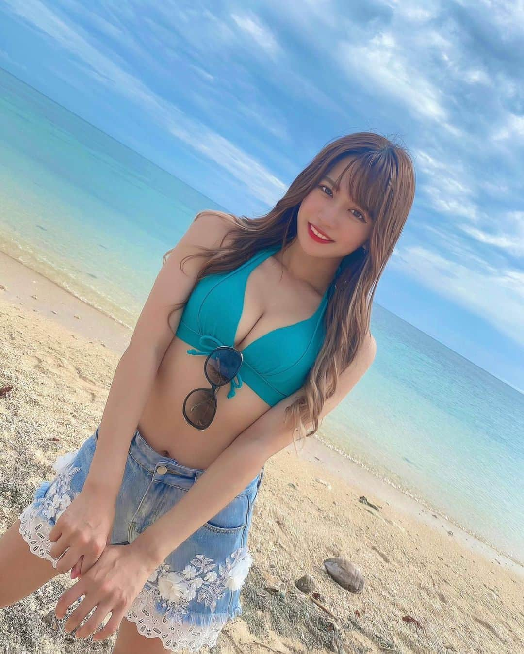 桜りんさんのインスタグラム写真 - (桜りんInstagram)「✩.*˚ . . 日焼けしすぎて肌が痛いです☀️ 5月のご褒美にオフを頂いておりました🫰 . . リフレッシュできたのでまだまだ頑張ります(*•̀ㅂ•́)و 6月も宜しくお願い致します🌸 . .  【雑誌】 《6月》 ▫️3日アサ芸シークレット ▫️21日MEN'S DVD SEXY VOL.10 . 【グラビアDVD】 1~7thDVD  〈Amazon、DMM、東京Lily等で発売中〉 . 【イベント】 《6月》 7日 定期公演KPL 10日 対バン 11日 撮影会👙 14日 対バン 18日カメリパグランプリvol.1 21日 対バン 24日RISE🥊 25日 オフ会🍻 28日 💥無料💥定期公演KPL . #アイドル  #グラビア #グラビアアイドル #グラドル  #ミスアクション2017 #準グランプリ #ぷよぷよ  #水着  #タレント #モデル  #YouTuber #フェチ #むっちり #撮影会 #おしり  #ポートレート #カメラ好きな人と繋がりたい  #グラドル自画撮り部  #I字グラドル  #followme #ヤングチャンピオン #胸 #おっぱい #軟体」6月4日 15時48分 - rin__sakura