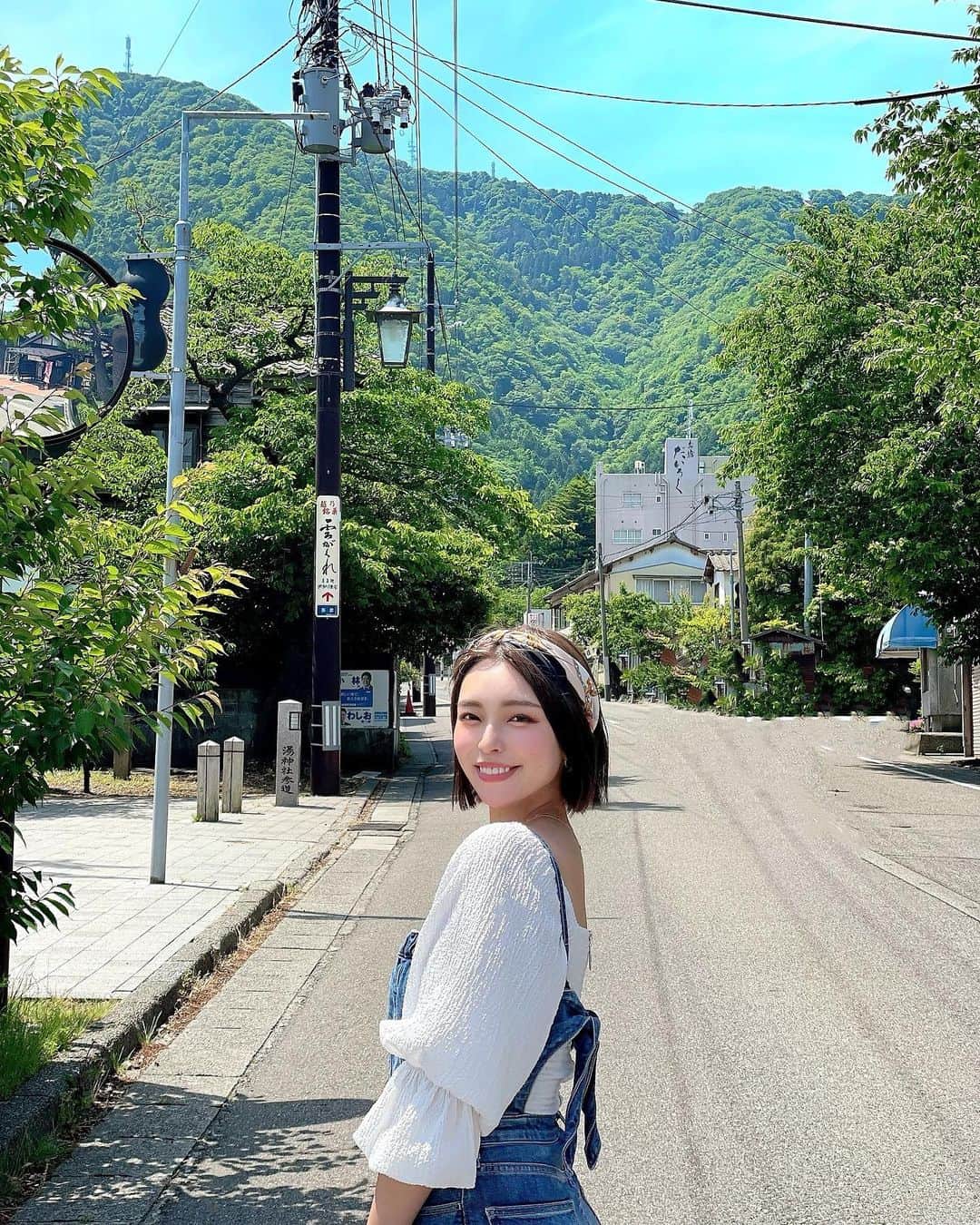 Hitomiのインスタグラム：「❤︎  今日も頑張っちゃおう♡🫣🌈 いってきます☺️💗  #新潟　#niigata #弥彦山 #自然」