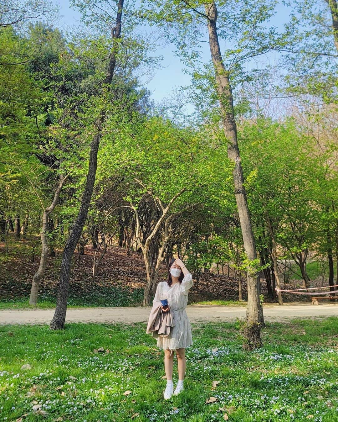 ソ・シネさんのインスタグラム写真 - (ソ・シネInstagram)「봄이 지나고 여름이 왔네요 🌿 6월에도 부디 행복하세요」6月5日 0時52分 - seoshinae