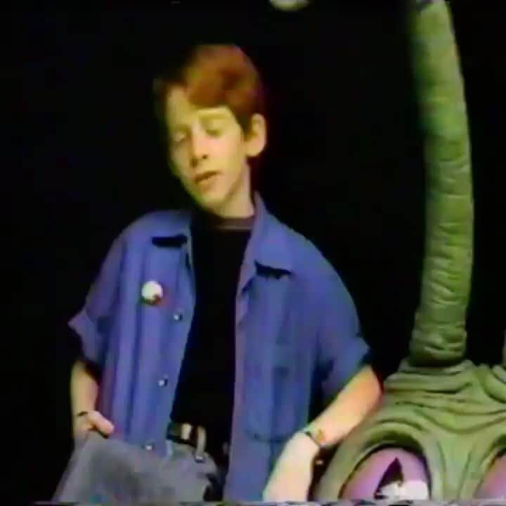 セス・グリーンのインスタグラム：「Do I believe aliens are real? I’ve helped them dress for decades.  Thanks to @thewallofvhs for uncovering this ancient commercial I made with legendary VFX rock star @masters.todd when I was 12」