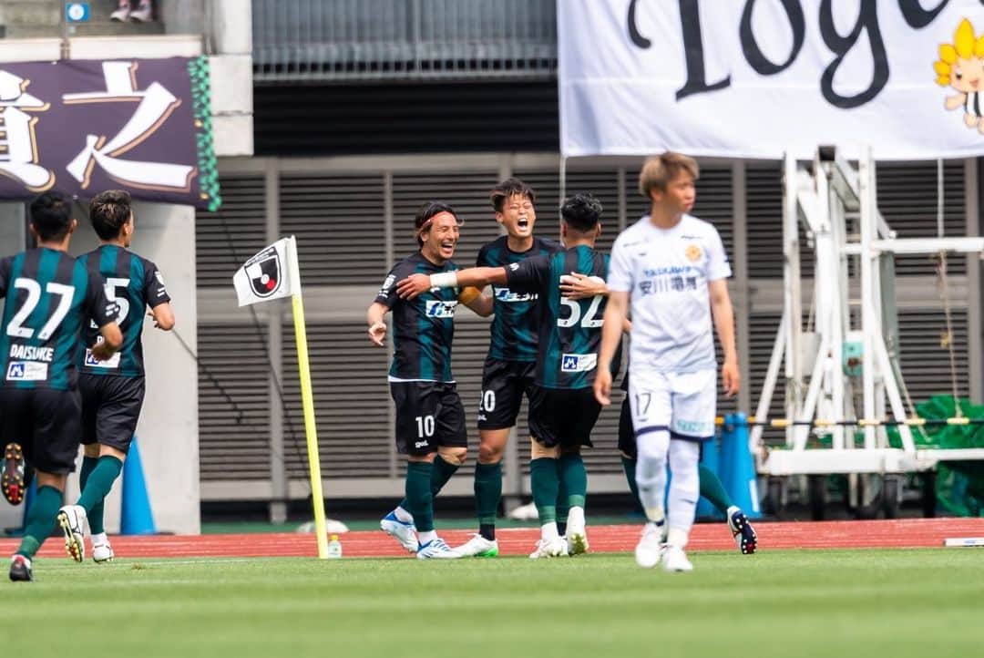 藤原優大さんのインスタグラム写真 - (藤原優大Instagram)「・ プロ初ゴール。 この笑顔を見てもらうとわかる通り素直に嬉しかった。 ただそれと同時に物足りなさも感じています。精進します。  #sc相模原  @s.c.sagamihara_players  @mizuno_football_jp」6月4日 19時42分 - yudai_fujiwara.34