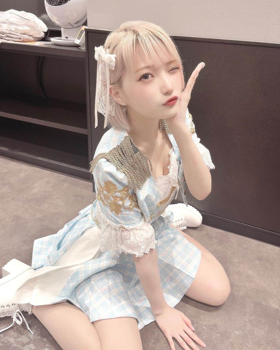 のインスタグラム：「いつも同じ構図しかできんけど許してーかわい ？  日々頑張ろう！ってときと頑張れないよー！って時の差がやばいんやがみんなは毎日どう頑張ってるんだ❔」