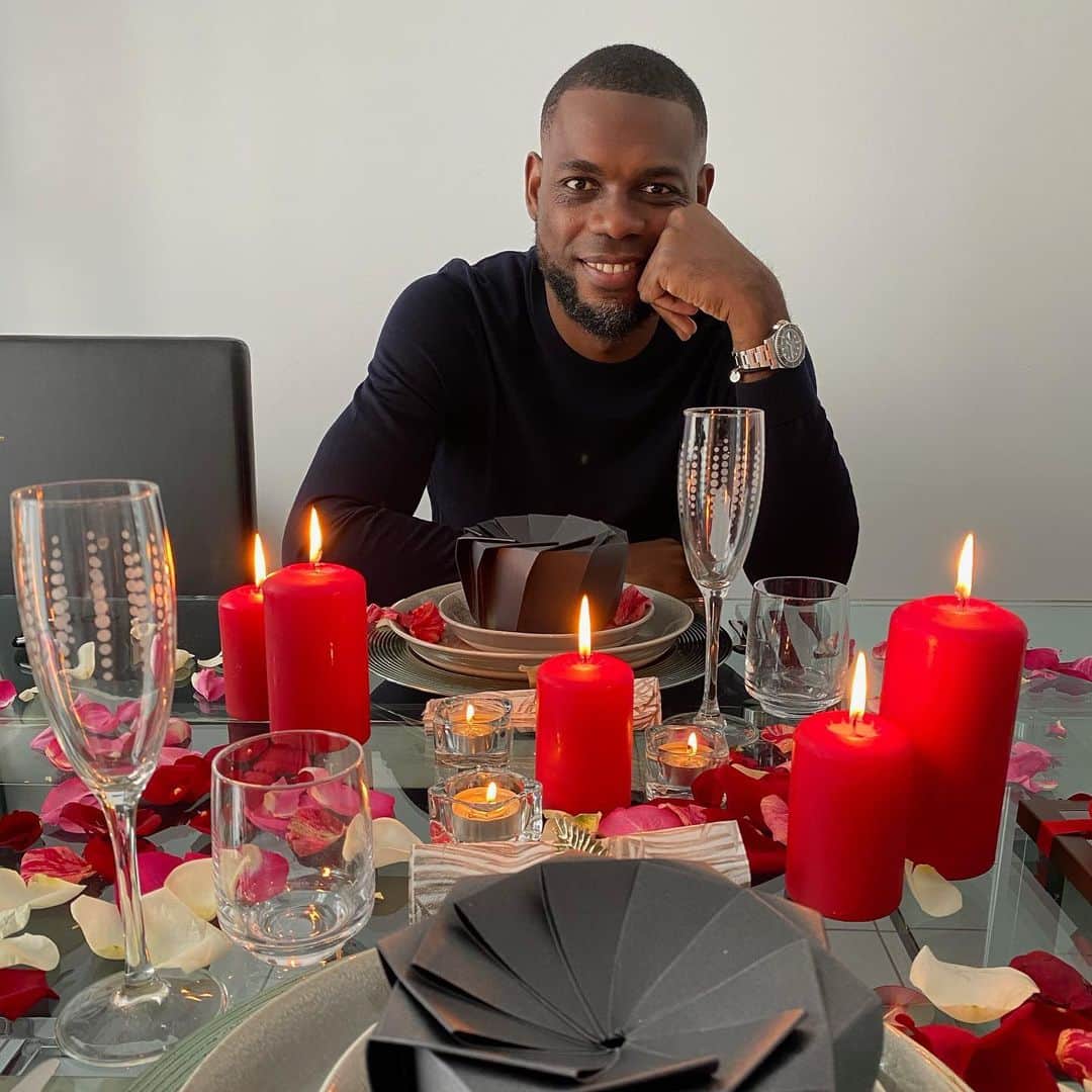 アンリ・ベディモのインスタグラム：「1 an de plus en ce jour, merci Seigneur pour cette grace🙏🏿🙏🏿🙏🏿. Merci à toutes les personnes qui ont eu une pensée pour moi #birthday 🎂#smile😊 #family」