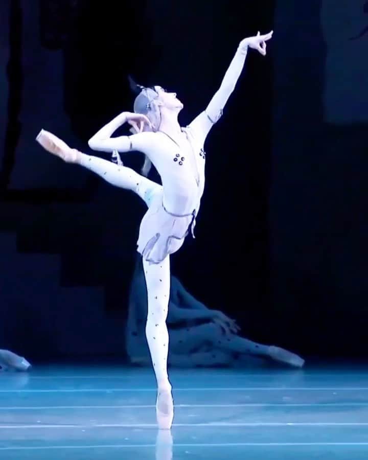 マリア・コーレワのインスタグラム：「The variation which became a favorite straight after the first time performing it 🤍 Shyrin from “Legend of Love”   Вариация, которая с первого раза стала любимый 🤍 Ширин из «Легенды о Любви»」
